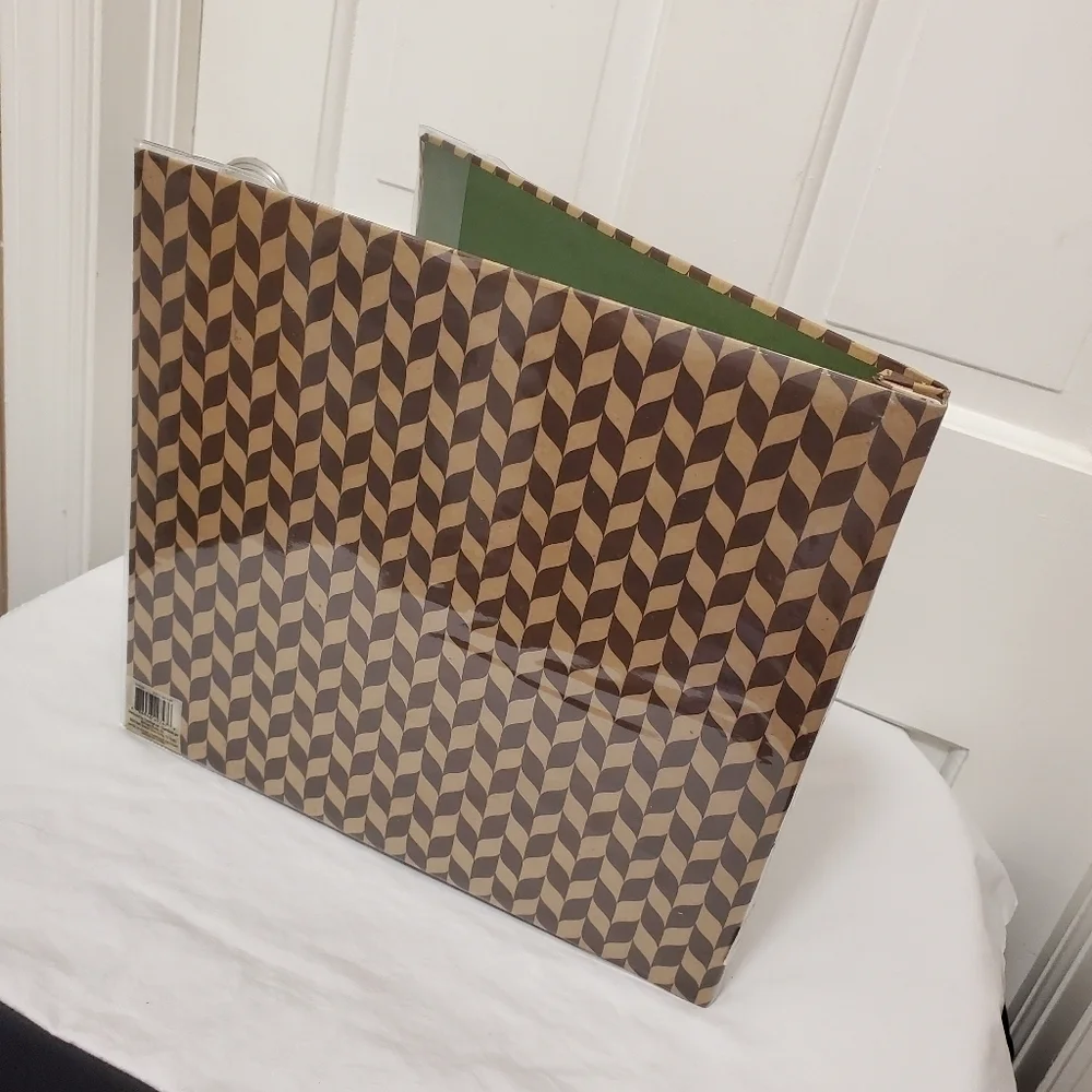 Recollections brown & White 12x12 Scrapbook